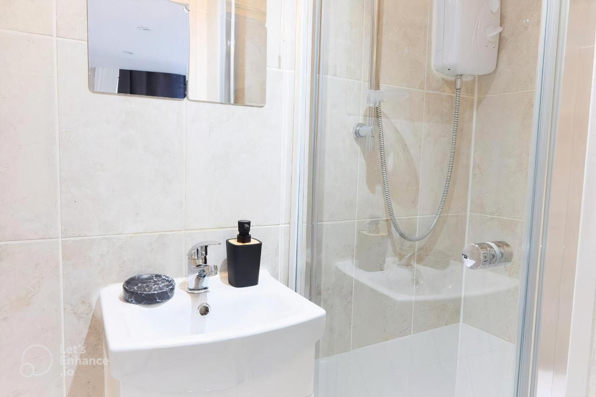 شقة Chic Bayswater Luxury Retreat لندن المظهر الخارجي الصورة